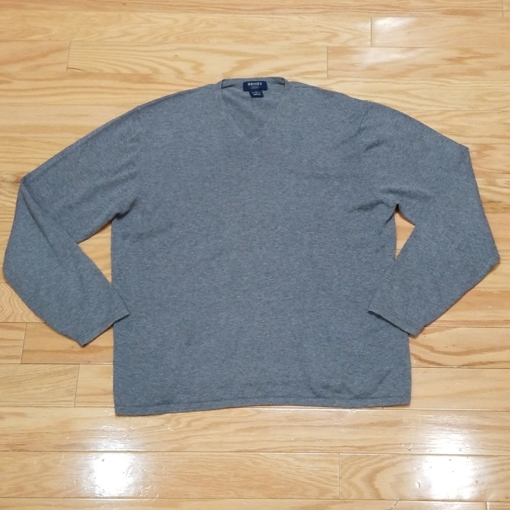 Brooks Brothers Gray V-neck Sweater Large